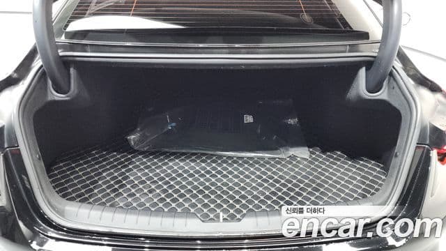 Kia K8 2023 — Photo 1/36