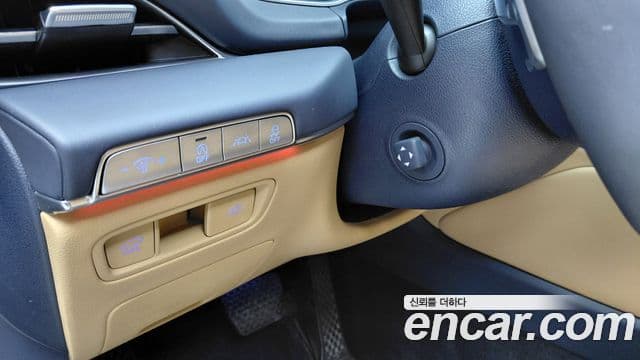Genesis GV80 2021 — ფოტო 16/34