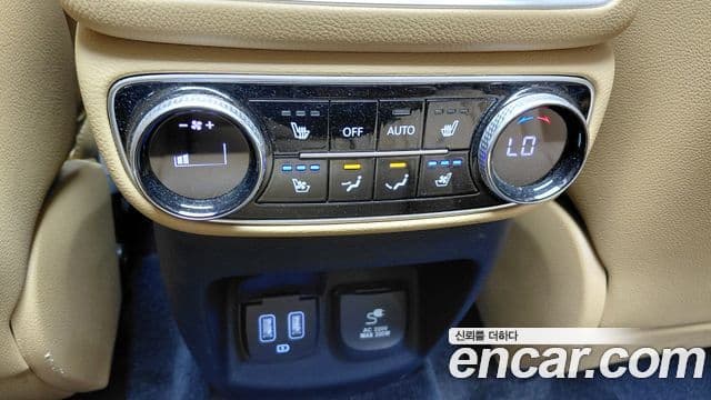 Genesis GV80 2021 — ფოტო 33/34