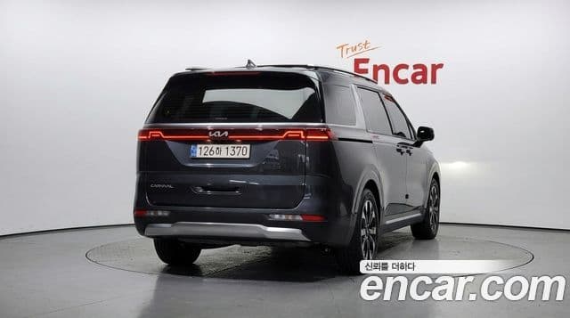 Kia Carnival 2021 — Фото 4/20