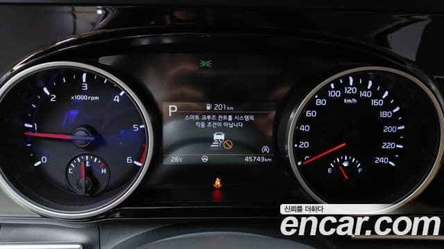 Kia Carnival 2021 — Фото 8/20