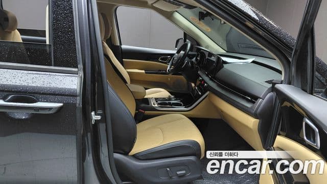 Kia Carnival 2021 — ფოტო 12/33