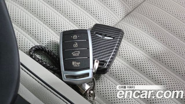 Genesis G70 2019 — Photo 23/34