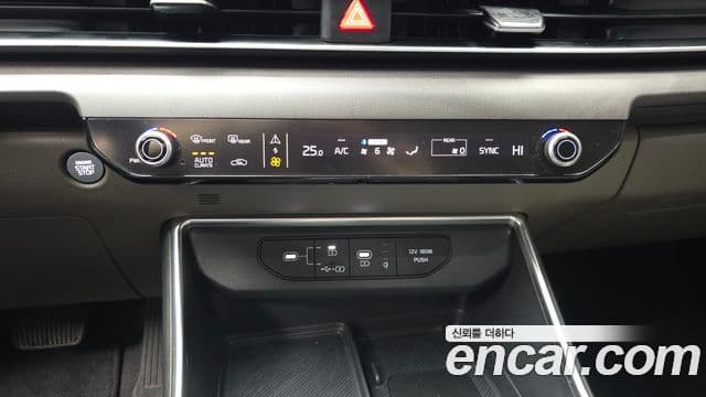 Kia Carnival 2024 — Фото 18/20