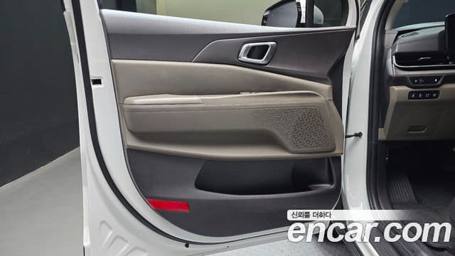 Kia Carnival 2024 — Şəkil 9/34