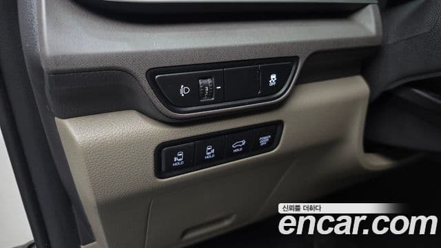 Kia Carnival 2024 — Şəkil 29/34