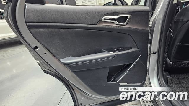 Kia Sportage 2021 — Photo 2/31