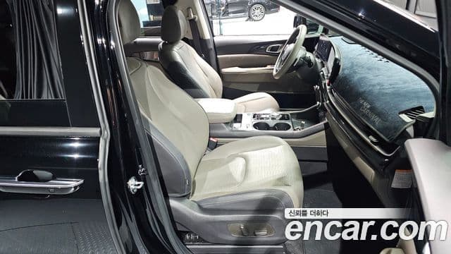 Kia Carnival 2024 — ფოტო 29/37