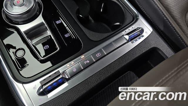 Kia Carnival 2024 — ფოტო 20/37