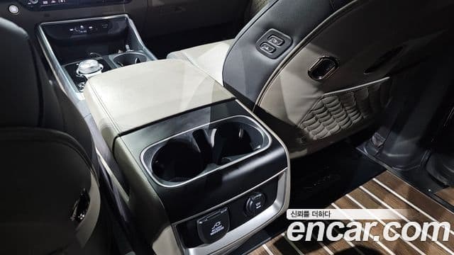 Kia Carnival 2024 — ფოტო 22/37