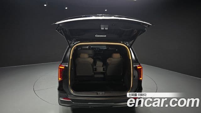 Kia Carnival 2024 — ფოტო 19/37