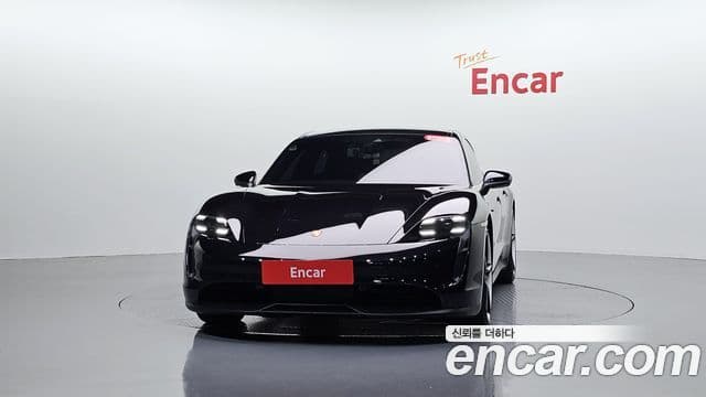 Porsche Taycan 2021 — ფოტო 1/39