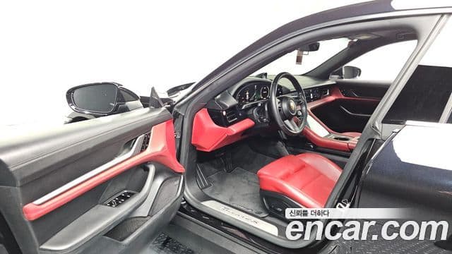 Porsche Taycan 2021 — ფოტო 31/39