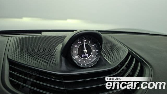 Porsche Taycan 2021 — ფოტო 24/39