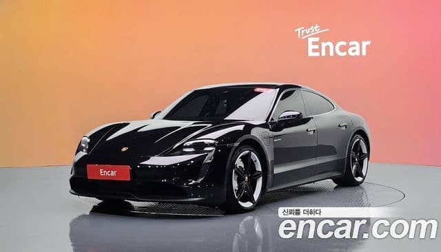 Porsche Taycan 2021 — ფოტო 34/39