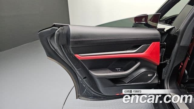 Porsche Taycan 2021 — ფოტო 6/39