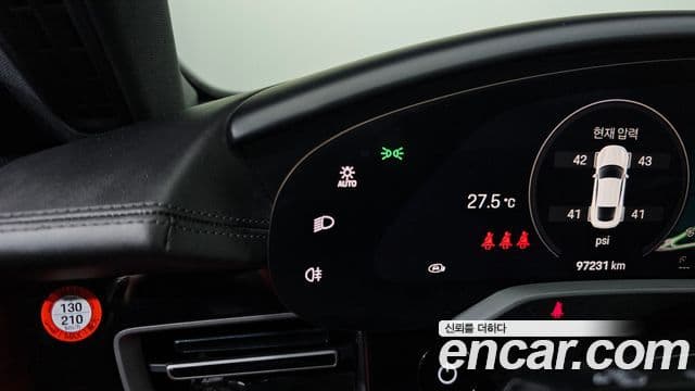 Porsche Taycan 2021 — ფოტო 3/39