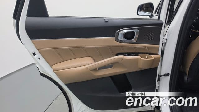 Kia Sorento 2023 — Photo 1/38
