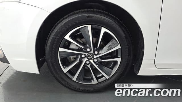 Lexus CT200h 2018 — Photo 20/30