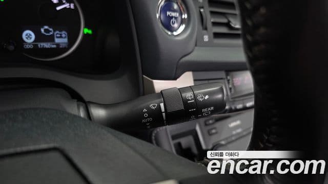 Lexus CT200h 2018 — Photo 9/30
