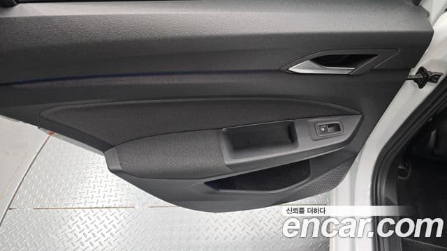 Volkswagen Golf 2022 — Photo 19/31