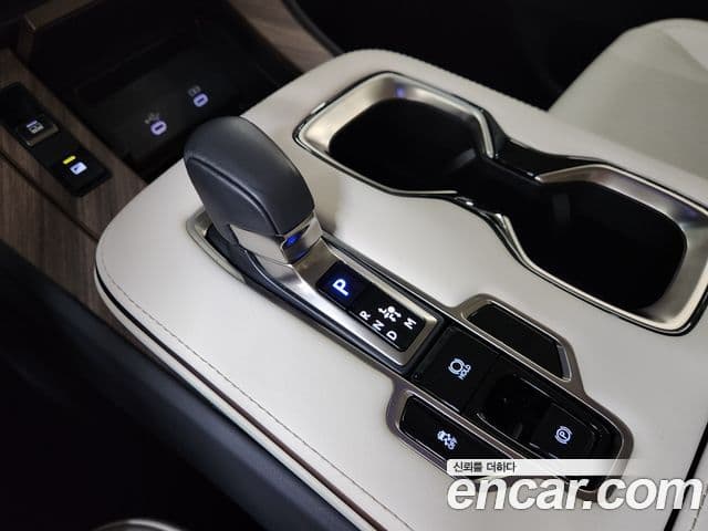 Lexus LM 2024 — Фото 11/20