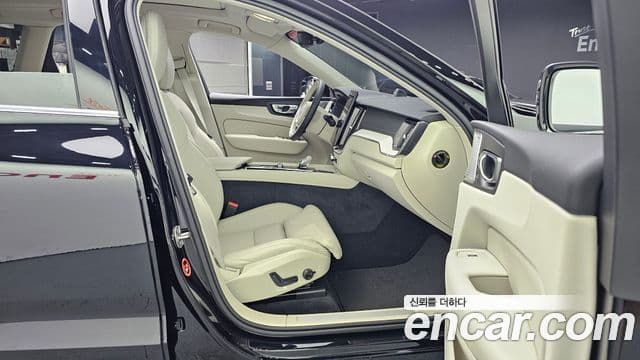 Volvo XC60 2026 — Фото 11/20