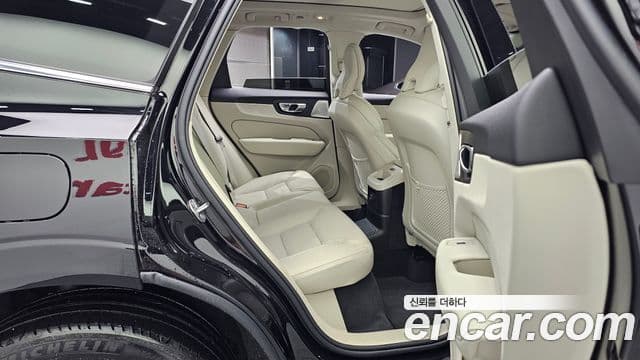 Volvo XC60 2026 — Фото 12/20
