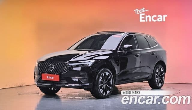 Volvo XC60 2026 — Фото 1/20