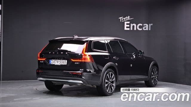 Volvo V60 Cross Country 2025 — Фото 2/20