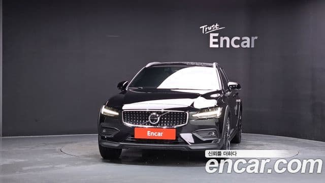 Volvo V60 Cross Country 2025 — Фото 3/20
