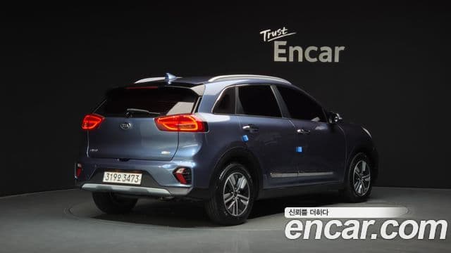 Kia Niro 2019 — Фото 2/20