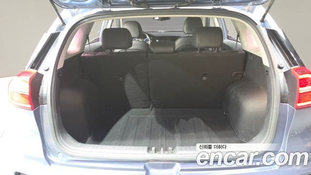 Kia Niro 2019 — Фото 17/20