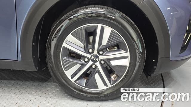 Kia Niro 2019 — Şəkil 25/30