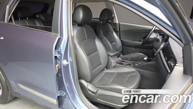 Kia Niro 2019 — Şəkil 6/30