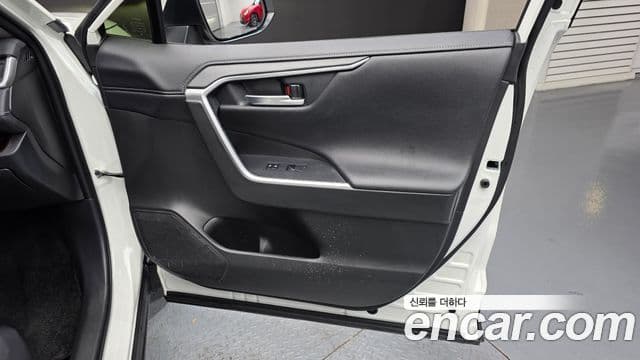 Toyota RAV4 2020 — Şəkil 33/37