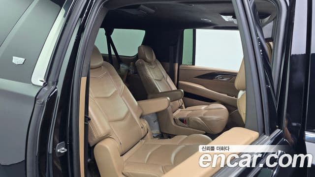 Cadillac Escalade 2018 — ფოტო 7/20