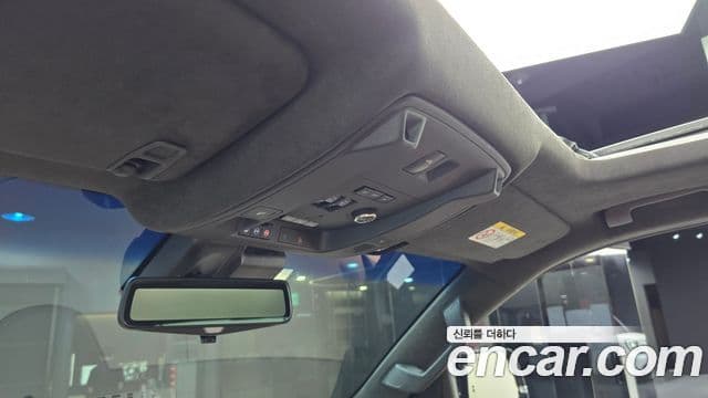 Cadillac Escalade 2018 — ფოტო 10/20