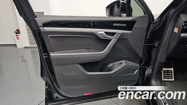 Volkswagen Touareg 2021 — Şəkil 24/38