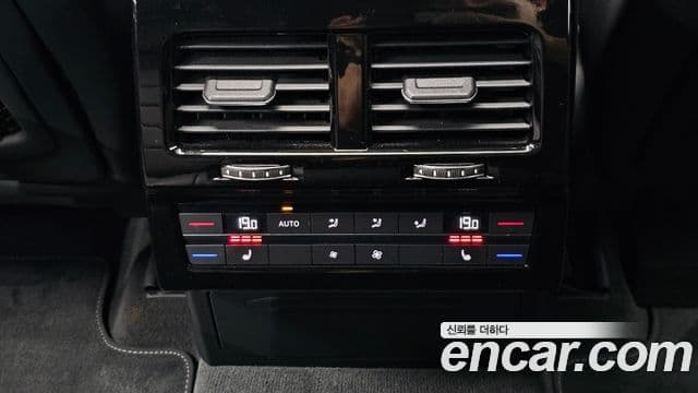Volkswagen Touareg 2021 — Şəkil 38/38
