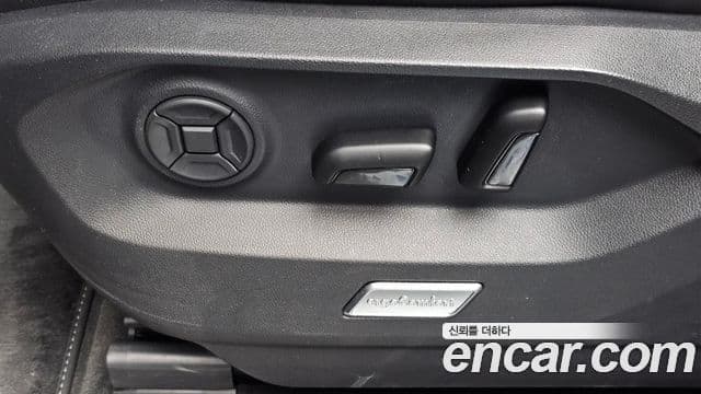 Volkswagen Touareg 2021 — Şəkil 32/38