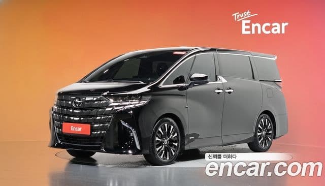 Toyota Alphard 2026 — Фото 1/20
