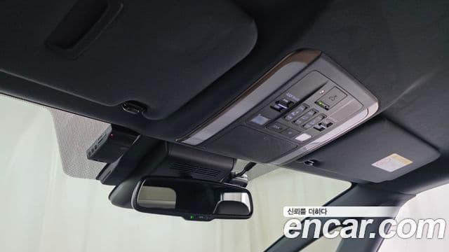 Toyota Alphard 2026 — Şəkil 32/35