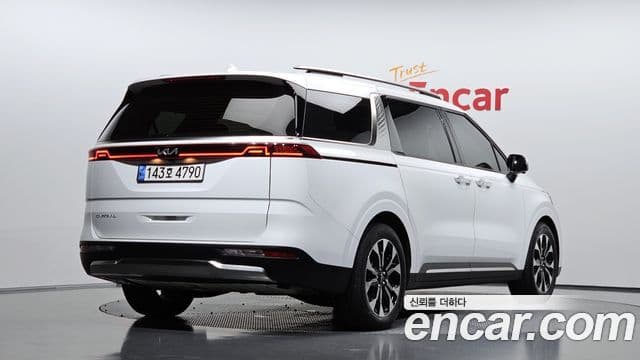 Kia Carnival 2022 — Фото 2/20