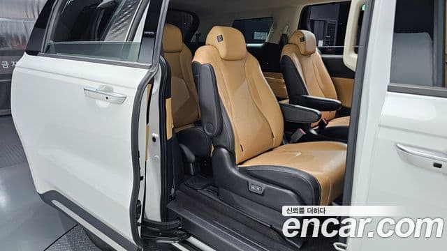 Kia Carnival 2022 — Фото 11/20