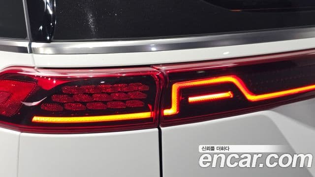 Kia Carnival 2022 — Photo 25/33