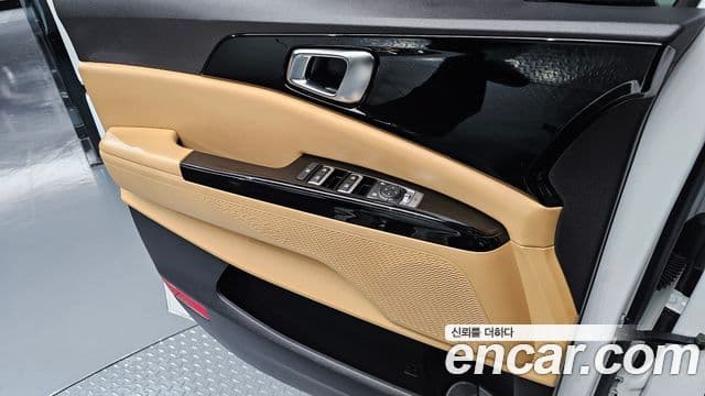 Kia Carnival 2022 — Photo 27/33
