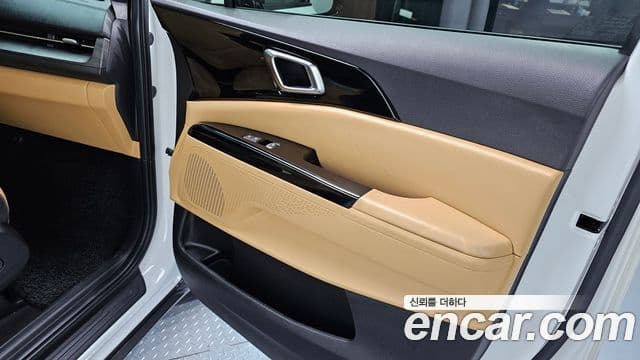 Kia Carnival 2022 — Photo 10/33