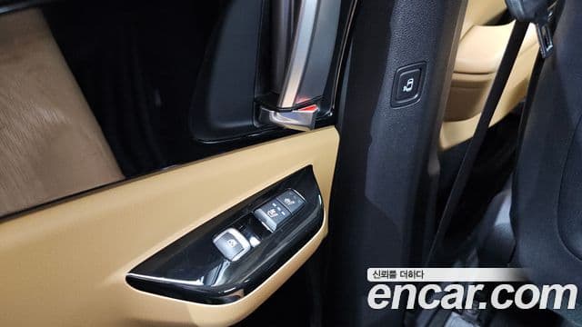 Kia Carnival 2022 — Photo 28/33
