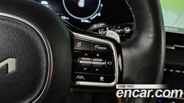Kia Carnival 2022 — Photo 18/33